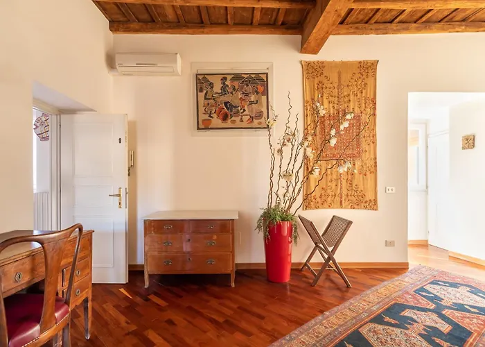 Trevi Comfortable With Terrace | Romeloft דירה