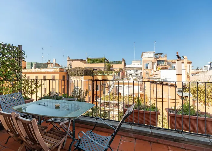 דירה Trevi Comfortable With Terrace | Romeloft רומא
